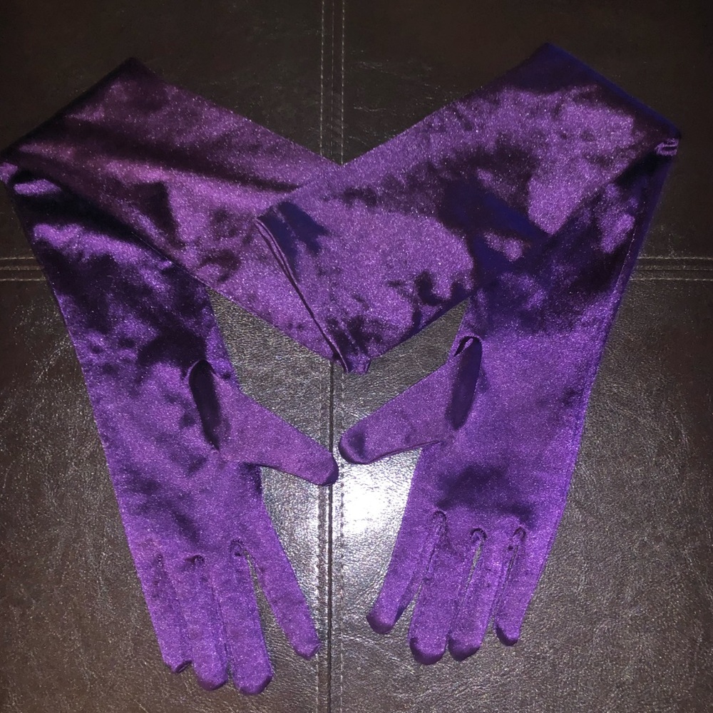 Above the elbow gloves